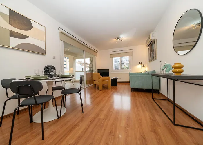 公寓 2 Bedroom Flat In Center 尼科西亚