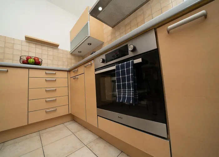 2 Bedroom Flat In Center 尼科西亚