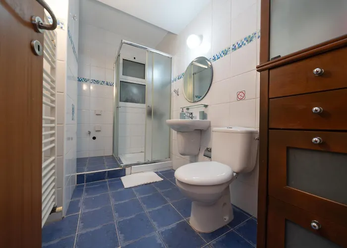 2 Bedroom Flat In Center