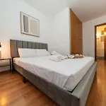 Lejlighed 2 Bedroom Flat In Center