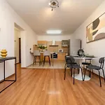 2 Bedroom Flat In Center アパート ニコシア