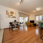 2 Bedroom Flat In Center דירה ניקוסיה