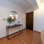 דירה 2 Bedroom Flat In Center
