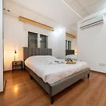 2 Bedroom Flat In Center ニコシア