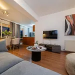 2 Bedroom Flat In Center アパート