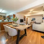 Lejlighed 2 Bedroom Flat In Center