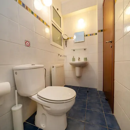 2 Bedroom Flat In Center Nicósia
