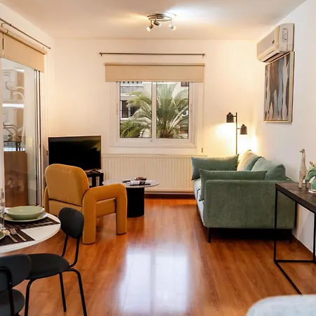 2 Bedroom Flat In Center * Nicósia