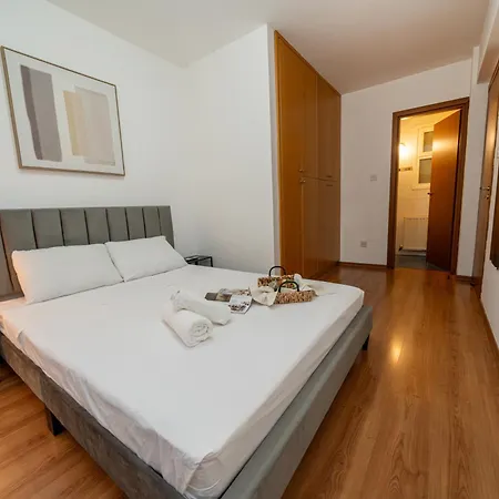2 Bedroom Flat In Center * Nicósia