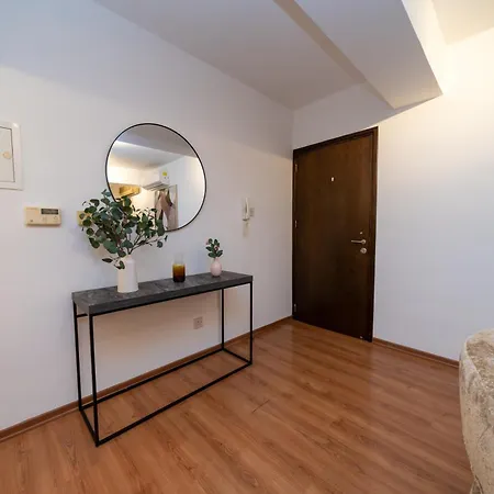Apartamento 2 Bedroom Flat In Center
