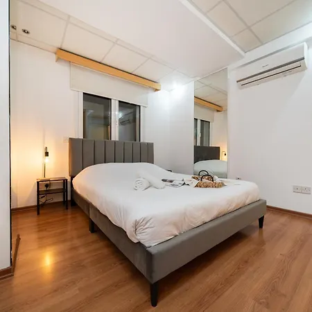 2 Bedroom Flat In Center Nicósia