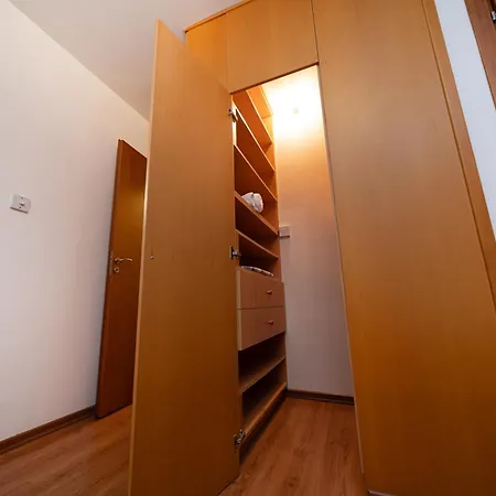 2 Bedroom Flat In Center Nicósia