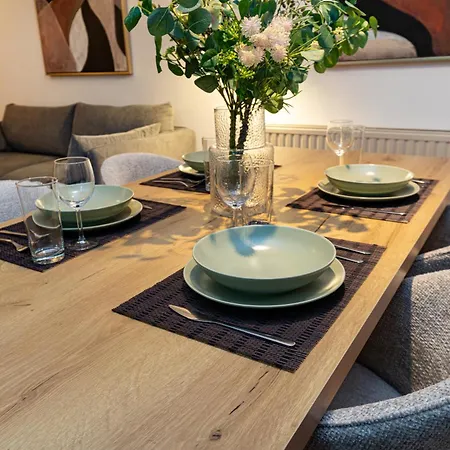 2 Bedroom Flat In Center Apartamento