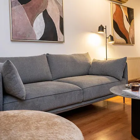 2 Bedroom Flat In Center Apartamento