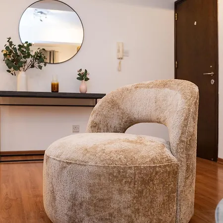 2 Bedroom Flat In Center Apartamento