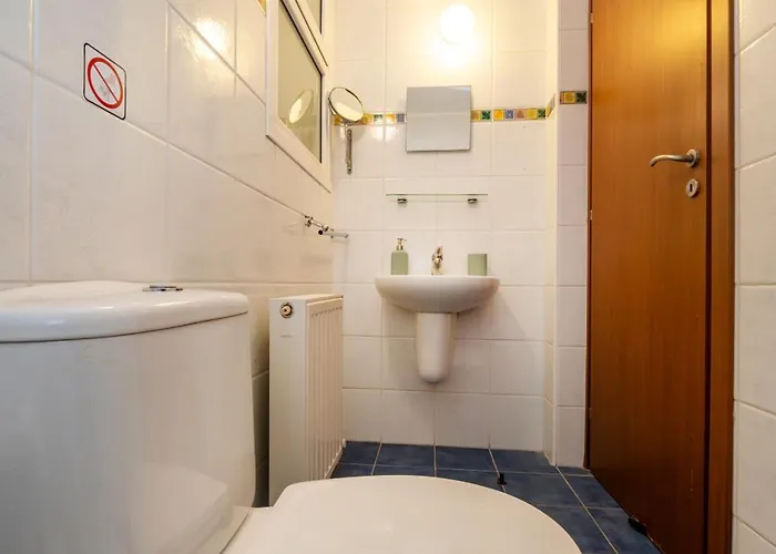 Apartment 2 Bedroom Flat In Center