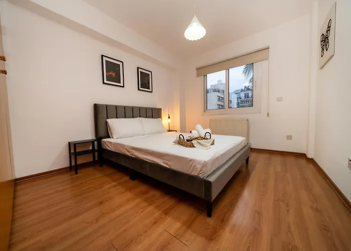 2 Bedroom Flat In Center *