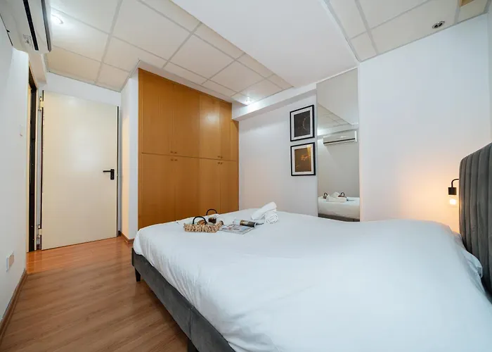 2 Bedroom Flat In Center Apartment