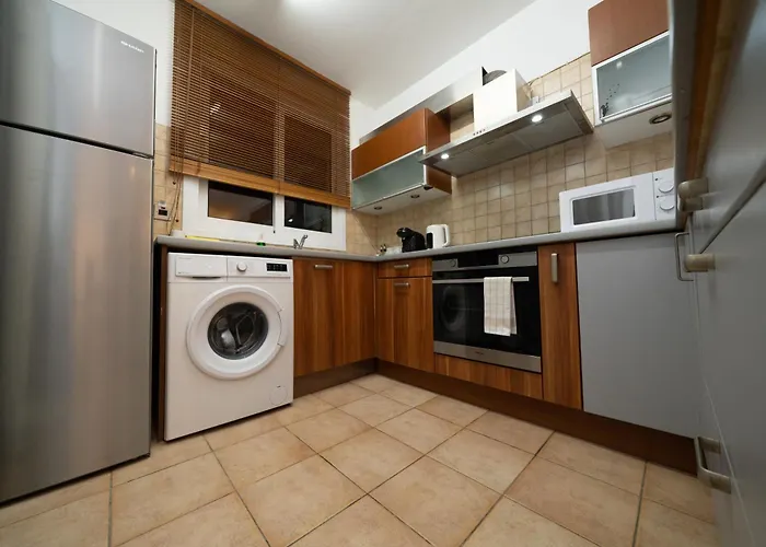 2 Bedroom Flat In Center