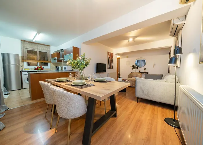 Apartment 2 Bedroom Flat In Center