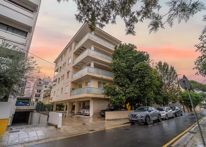 Apartment 2 Bedroom Flat In Center