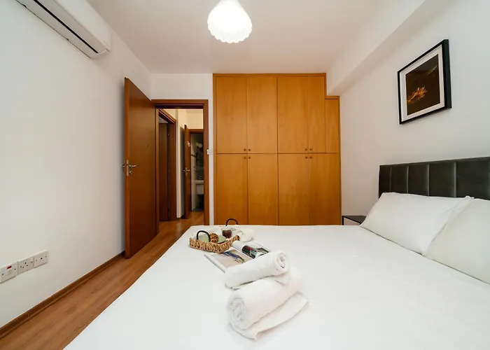 2 Bedroom Flat In Center